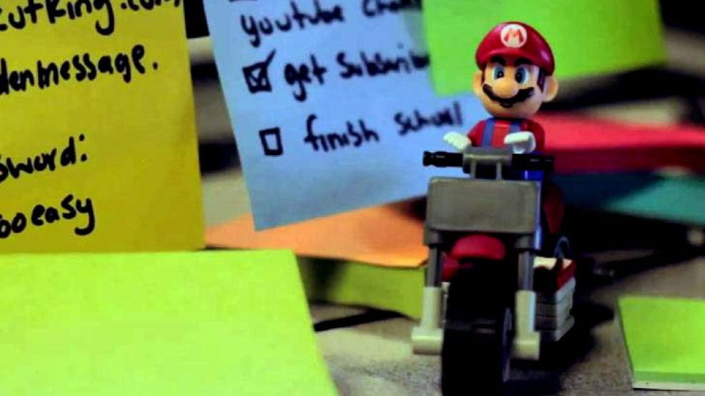 Mario hecho con post-it.