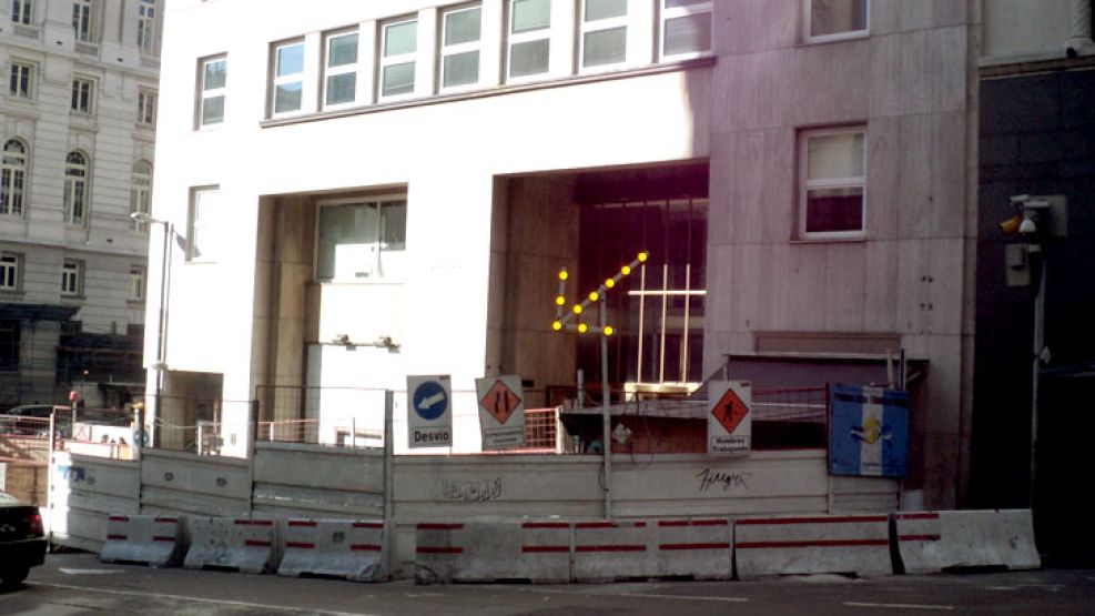 El edificio de Avenida Corrientes 222 figura como la dirección de las firmas allegadas al colaborador del vice.