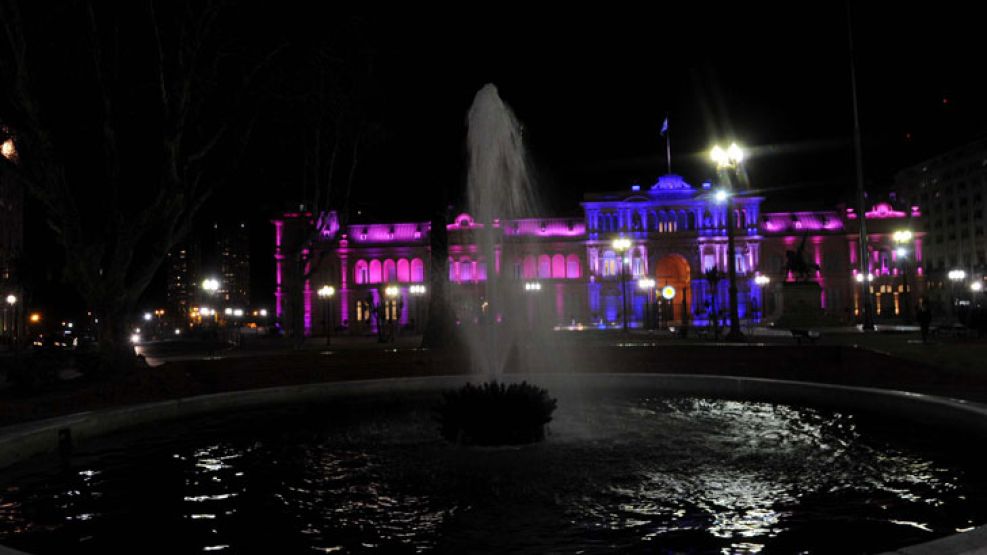 Los apagones se sucedieron ayer por la noche en varias plazas del centro porteño.