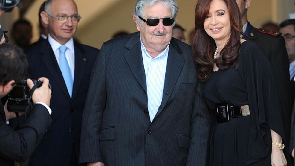 Diciembre de 2011, en la Cumbre del Mercosur en Montevideo. Fue la última foto pública entre Mujica y CFK. 