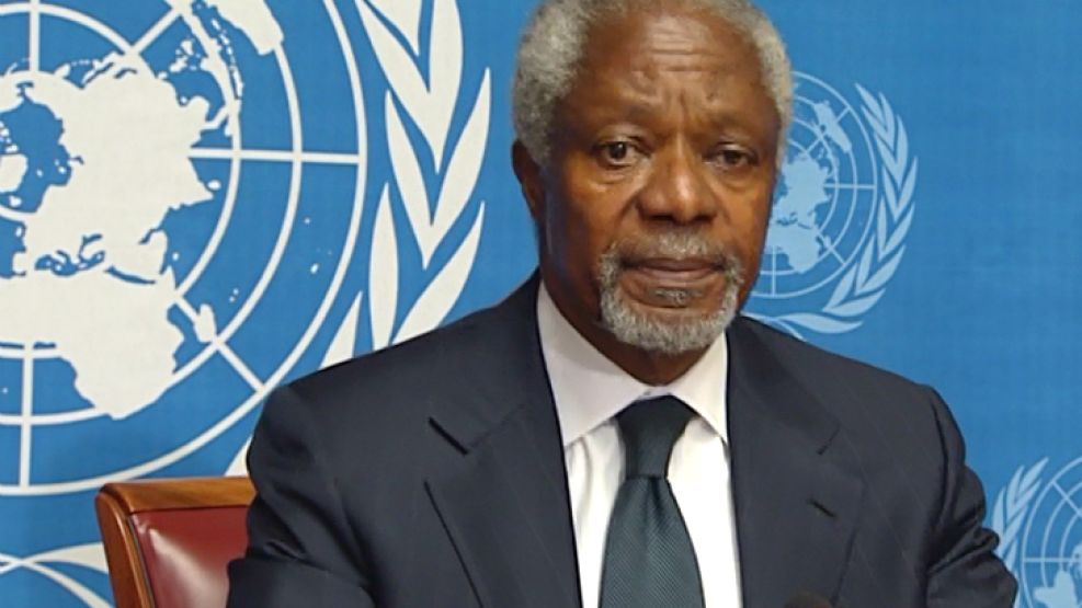 Captura de video del servicio de TV de las Naciones Unidas en el instante en que Annan anuncia su renuncia.