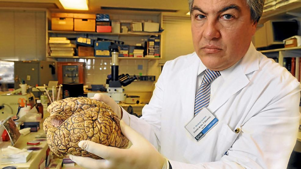 Respuestas: Gustavo Sevlever, de Fleni, asegura que analizar el tejido cerebral post mortem sirve para entender mejor las enfermedades neurodegenerativas.