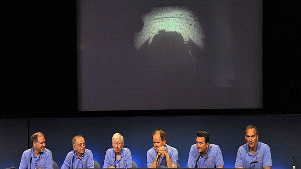 Staff de la misión de la NASA del Curiosity en la conferencia de prensa tras el aterrizaje marciano.