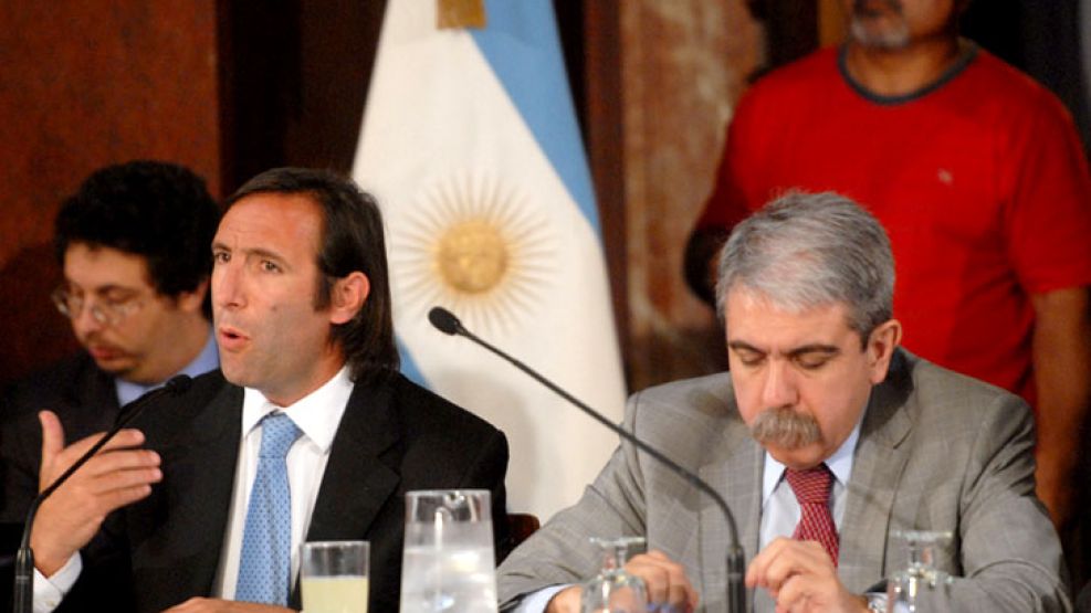 Lorenzino y Aníbal Fernández defendieron el proyecto del Poder Ejecutivo.