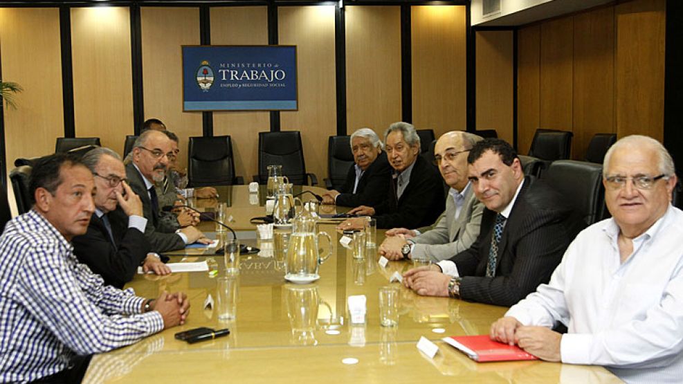 El consejo directivo de la CGT antimoyano en la reunión de esta tarde con el ministro Carlos Tomada.