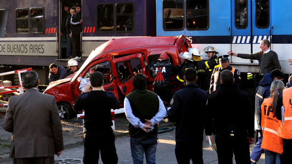 La camioneta fue embestida por un servicio del tren Sarmiento.