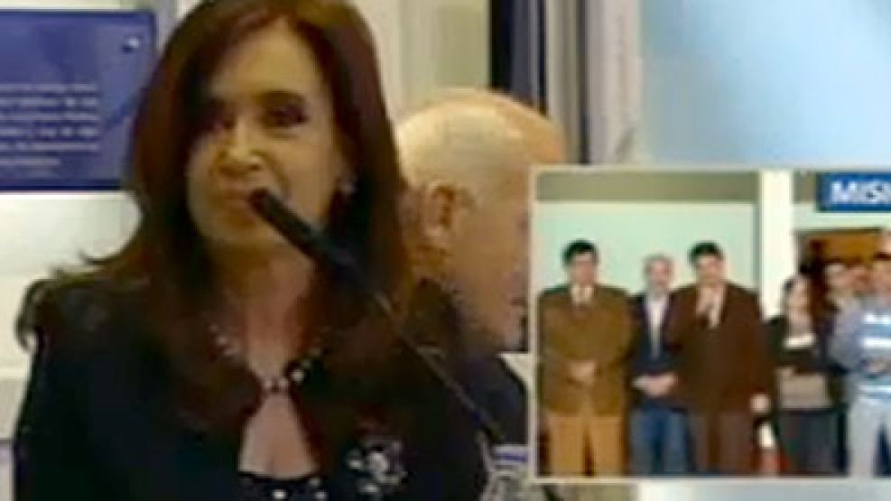 CFK dialoga con el gobernador misionero Maurice Closs, quien presentó al "falso positivo".