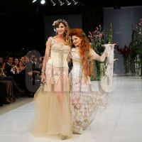 Guillermina Valdes impactó en la pasarela