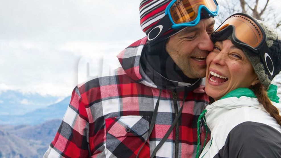 La pareja en la nieve.