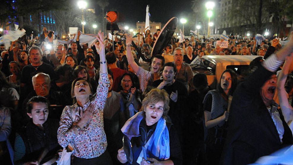 Todavía se sienten las repercusiones de los cacerolazos del jueves.