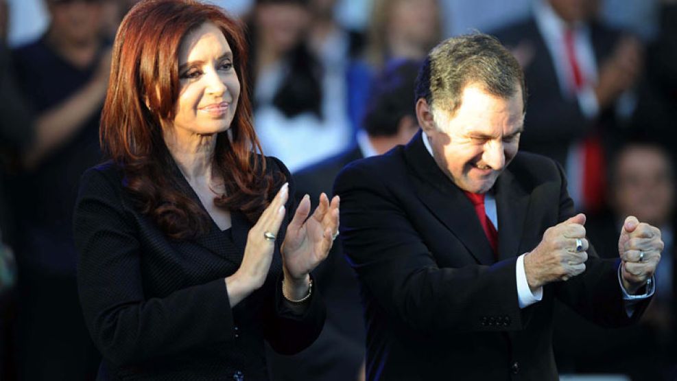 Cristina Fernández y el intendente K más mimado del Conurbano: Julio Pereyra, reelecto por 6º vez en Florencio Varela.