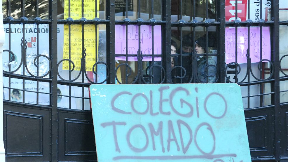 Continúan las tomas en las escuelas.