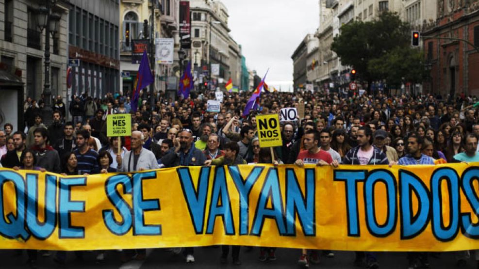 Miles de personas protestaron contra el gobierno de Mariano Rajoy. 