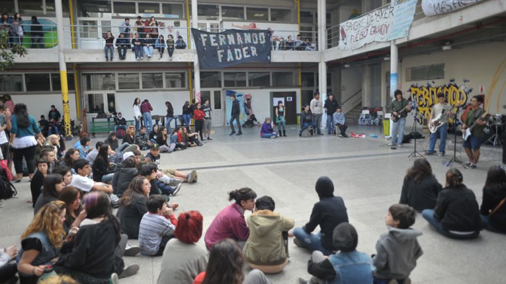 En la última semana se movilizaron unos 3.000 estudiantes, padres y docentes.