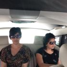La mama y la hermana de Rodrigo en el Rolls Royce de Fort
