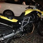 Moto y auto BMW para Rodrigo