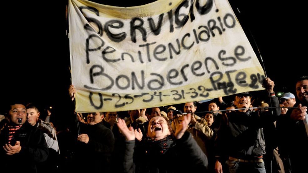 Los manifestantes continúan con la protesta