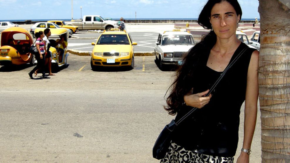 "Intentaron desnudarme, resistí y pagué", dijo la desidente cubana al quedar libre.