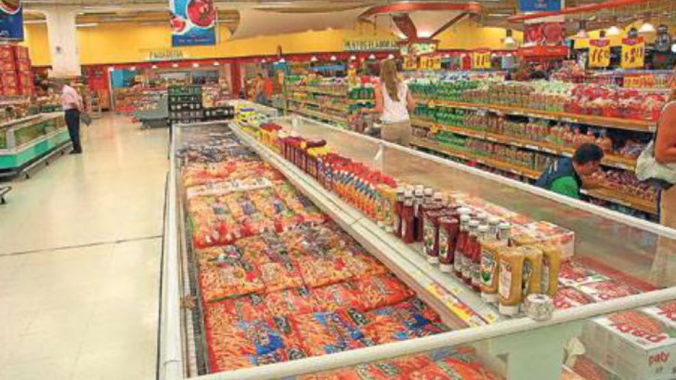 CANASTA BASICA MORENO. El secretario pretende controlar a corto plazo unos 300 productos en las góndolas.