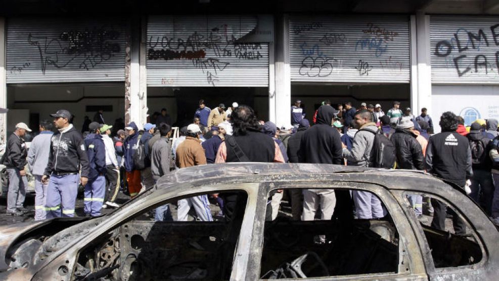 Producto de la pelea, también hubo un principio de incendio en la sede del sindicato.