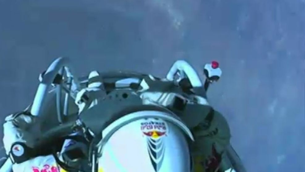 El deportista Felix Baumgartner, instantes antes del salto.