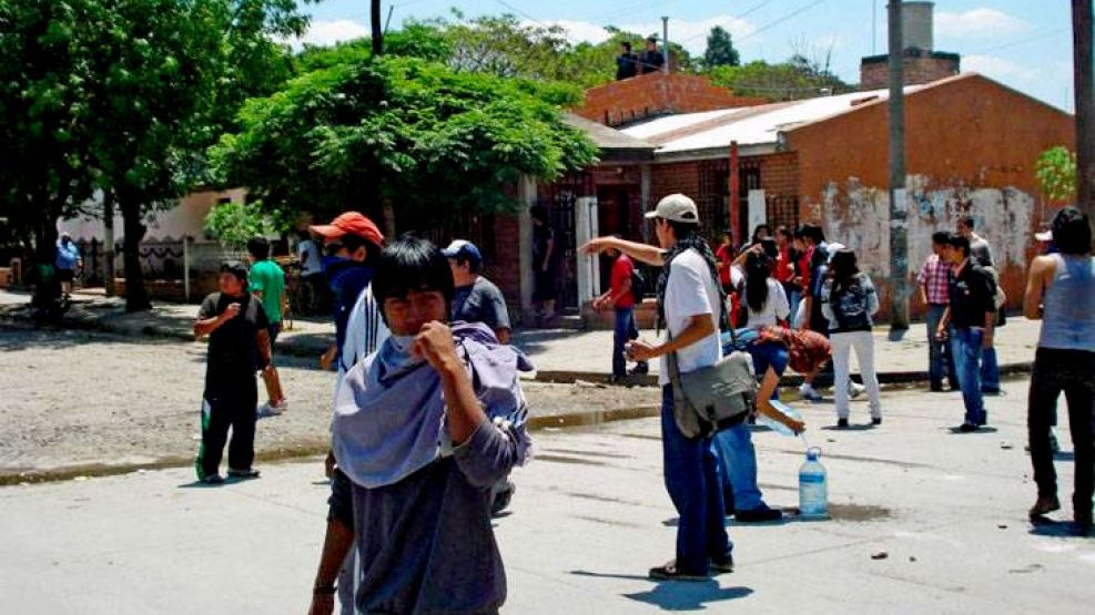 Los disturbios en jujuy por una protesta vecinal contra la instalación de una transformadora eléctrica.