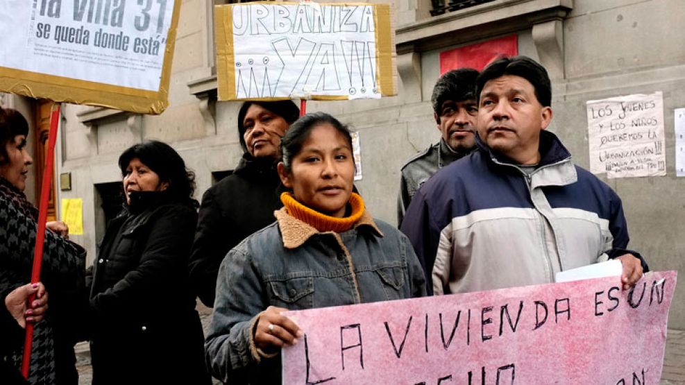 Los habitantes de la villa protestaban frente a la Legislatura porteña.