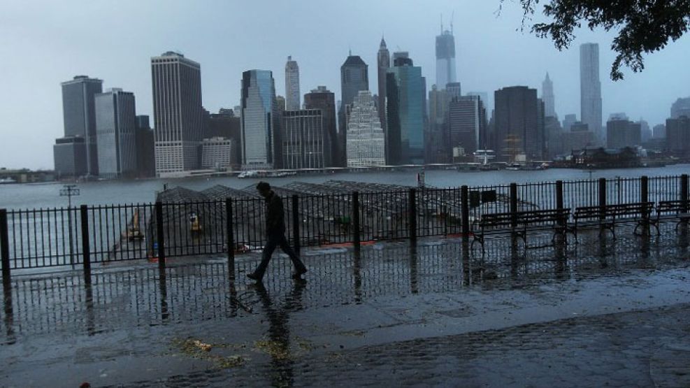 Al menos 13 personas murieron en Estados Unidos tras el paso del huracán Sandy.