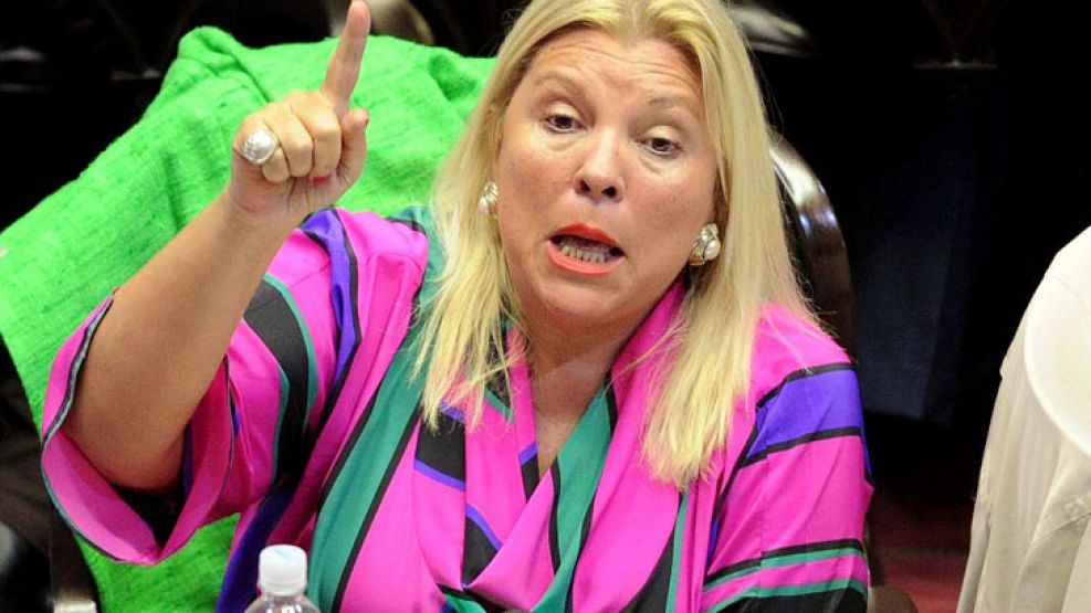 "¿De Mendiguren quién es? El hombre que recibió las coimas por la pesificación asimétrica. De Mendiguren es un stalinista, obsecuente de cualquier poder", sentenció Carrió.