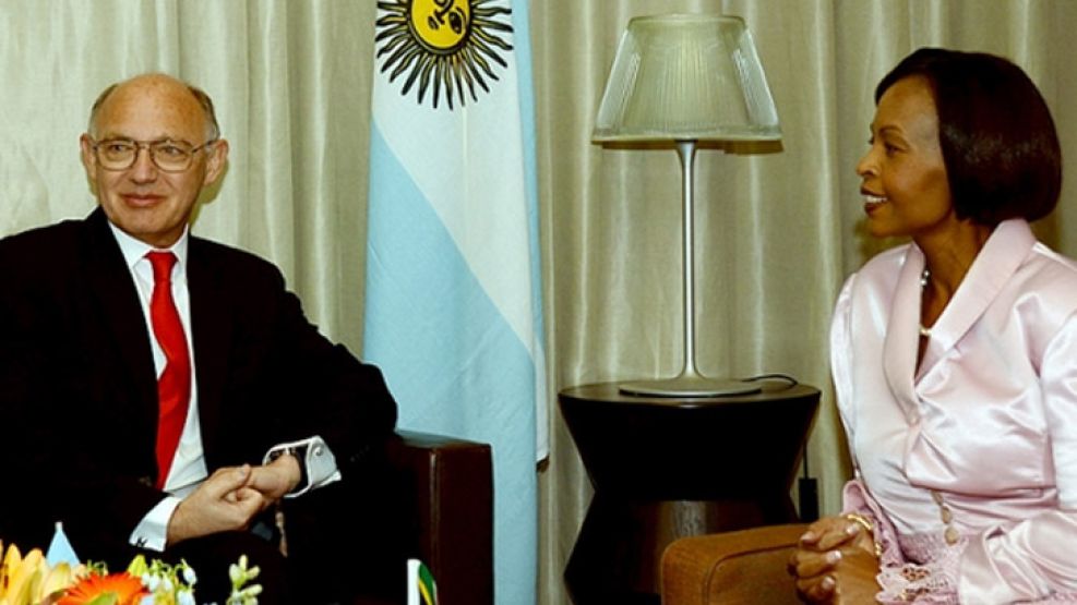 Héctor Timerman junto a su par sudafricana Maite Nkoana-Mashabane.