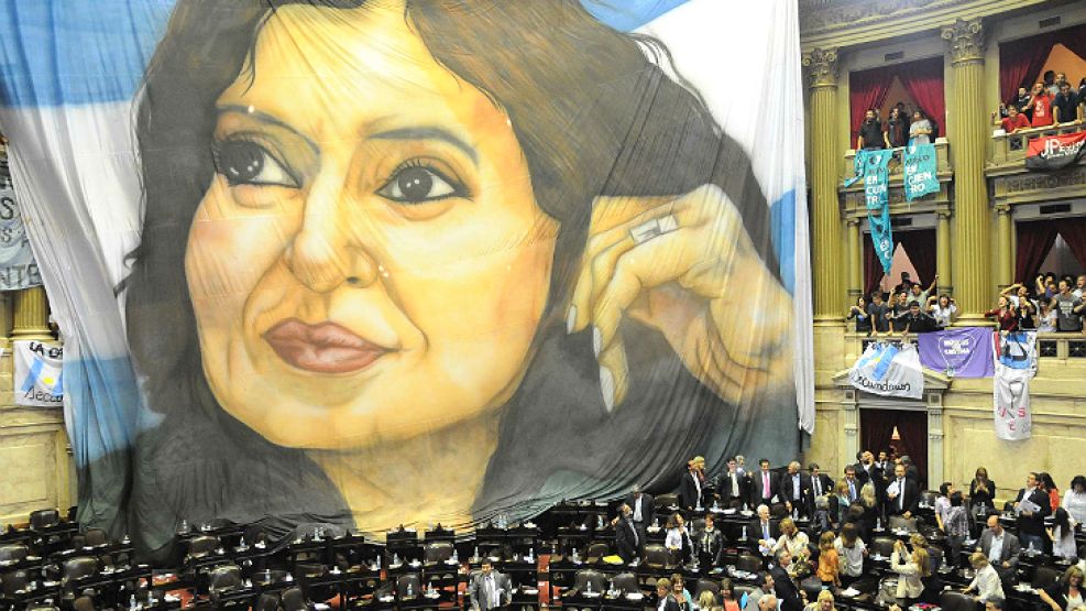 Bandera. La desplegó La Cámpora esta semana en diputados.