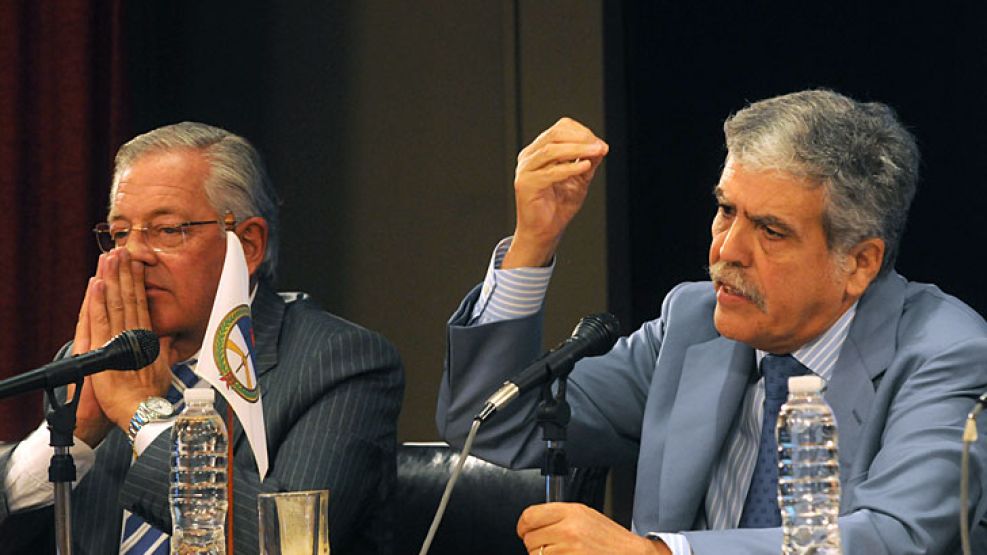 De Vido junto al gobernador de Jujuy Eduardo Fellner recibió hoy a los intendentes de esa provincia norteña.