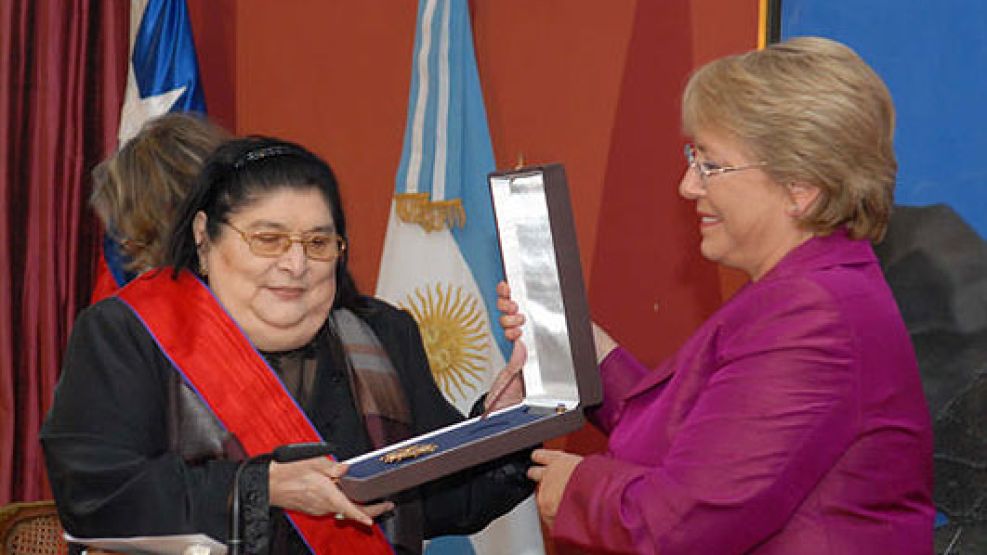 Proponen que el canto de Mercedes Sosa llegue como un himno de Unasur.
