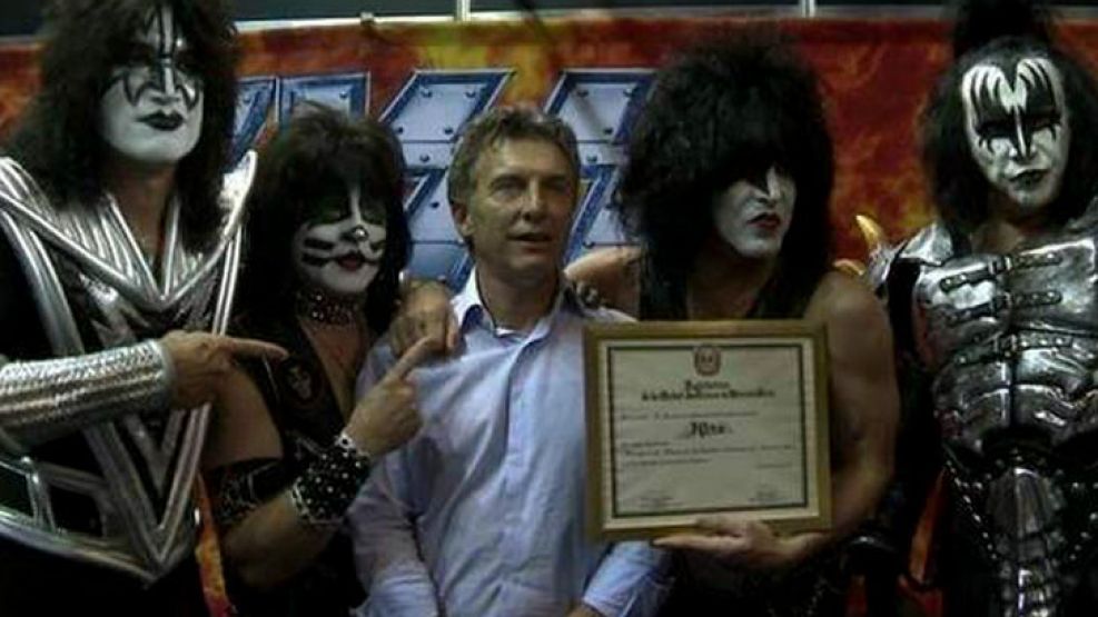 Macri visitó a KISS, que tocaba en River.