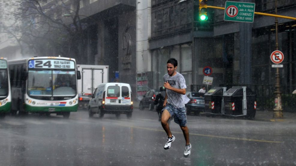 A 10 días del temporal que provocó pérdidas de casas, negocios y de autos, rige nuevamente el alerta.