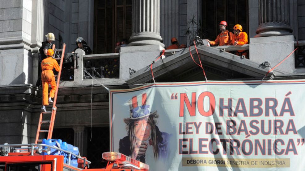 Greenpeace impulsa un proyecto para tratar la basura electrónica.