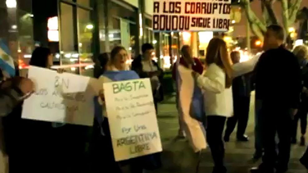 La marcha de argentinos en Los Angeles.