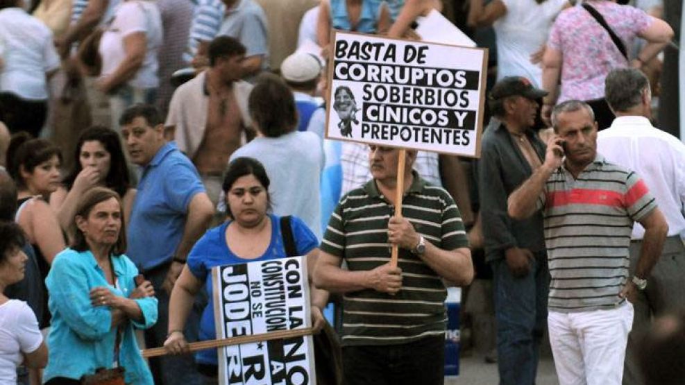 La marcha llamó la atención del arco opositor.