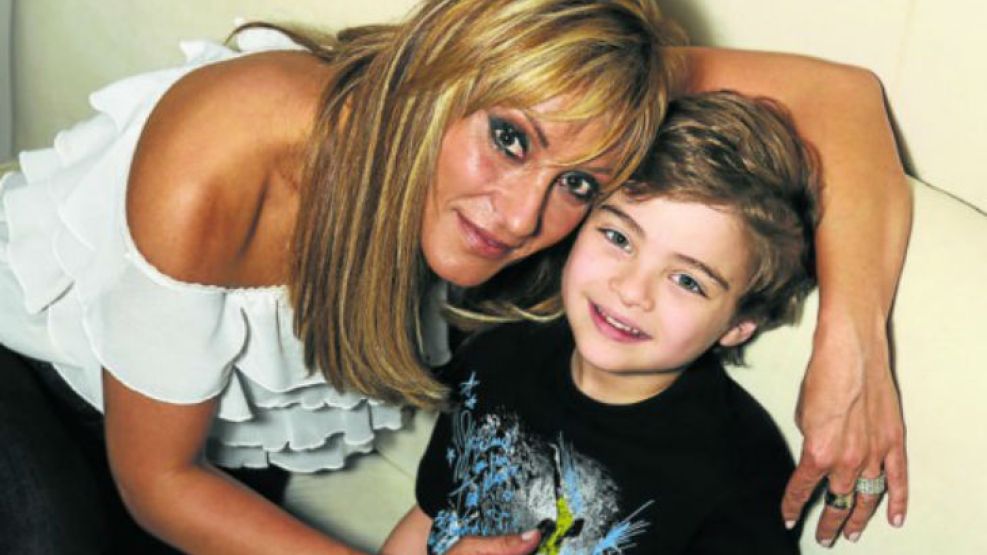 La periodista habla de su hijo Juan Cruz mientras espera al último hombre de su vida.