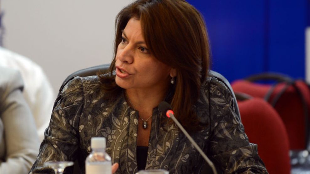 El gobierno de Laura Chinchilla se comprometió mediante un comunicado a que la ley no se va aplicar a los periodistas.