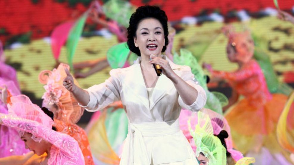 Peng Liyuan es la esposa de Xi Jinping, futuro líder de China.