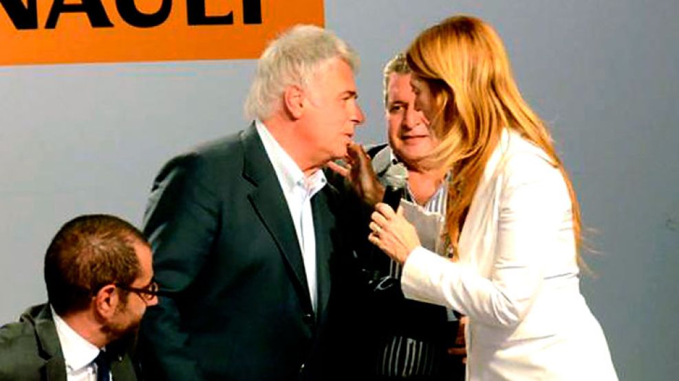 Cruce de chicanas entre el Gobernador y la Ministra.