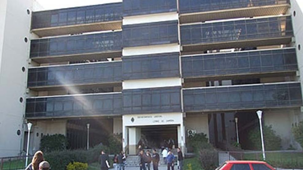 El hecho ocurrió este mediodía en la sede del juzgado federal número 2 de Lomas de Zamora.