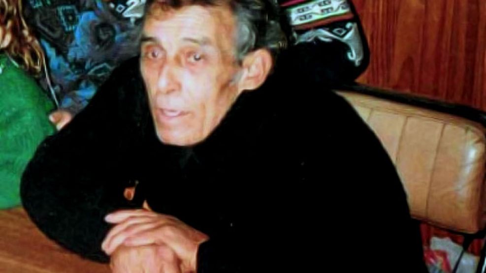 Angel Caminos murió en 1995, a los 72 años, producto de una fibrosis pulmonar por el consumo de tabaco. 