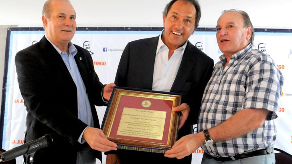 Scioli tiene un 63% de imagen positiva según sondeos provinciales.