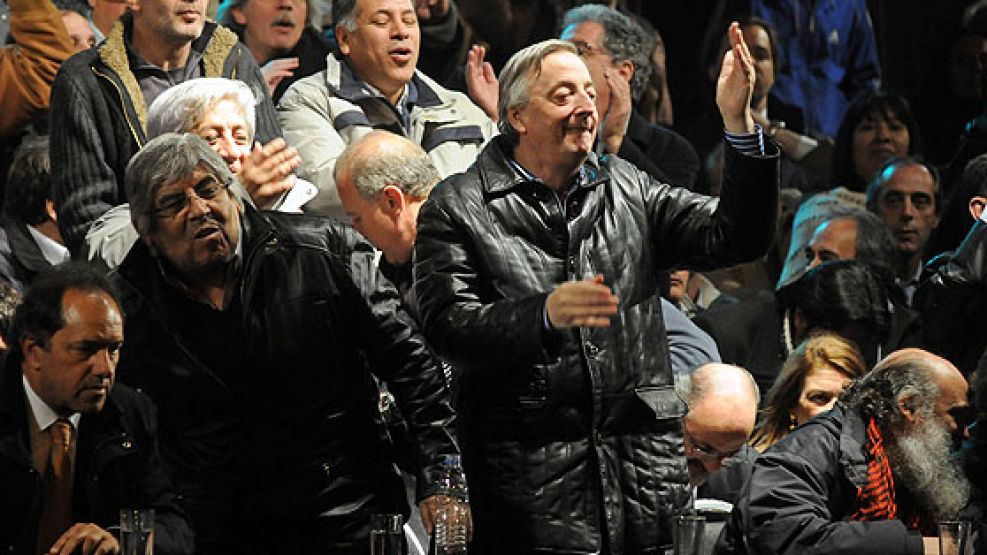 Moyano y Kirchner en un acto en 2010.