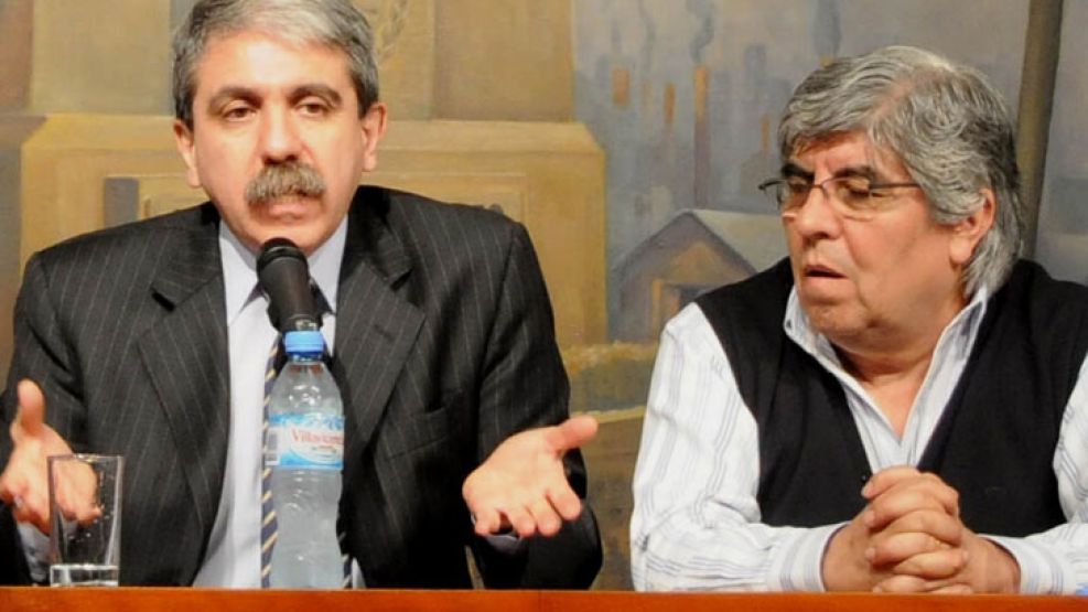 En otros tiempos eran amigos. Ahora, se tiran con munición pesada hasta por Twitter.