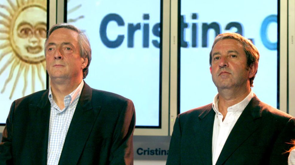 Cobos junto a Kirchner. Según el mendocino, Néstor y Moyano tenían "una relación de conveniencia".