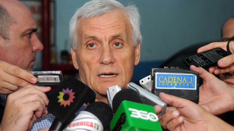 Caló formuló declaraciones al término del encuentro de la CGT oficialista en UPCN.