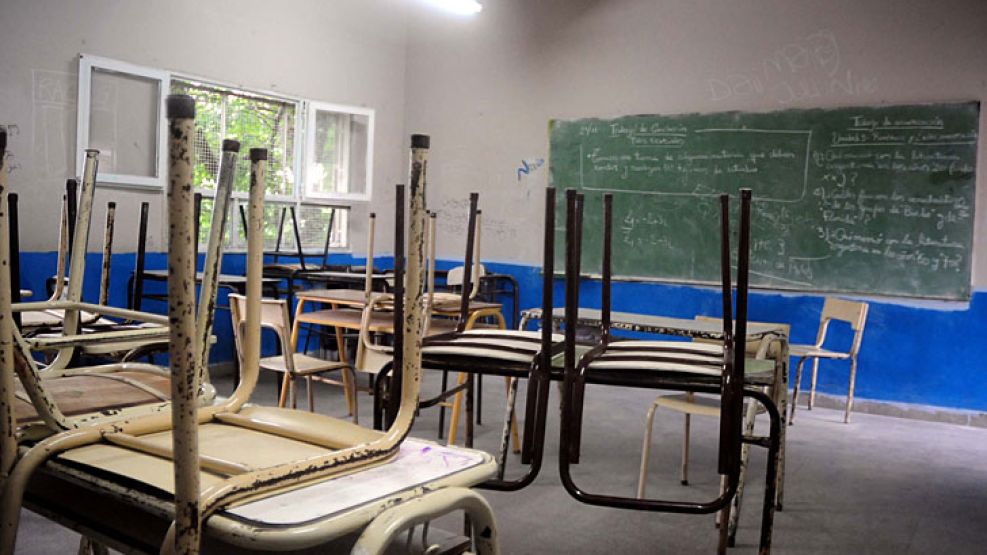 Con un alto acatamiento, se cumplió la primera jornada de paro en Buenos Aires. Para la directora de Educación, la medida fue "turística".